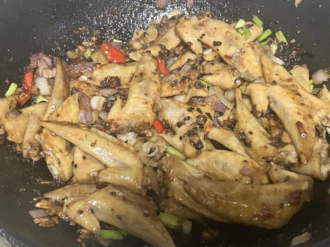 Garlic Spicy Chicken Wing Tips — An Incredibly Delicious Home-Style Dish