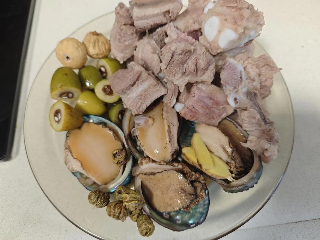 Easy Dendrobium, Chinese Olive, Abalone and Pork Rib Soup