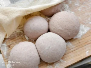 Black Rice Steamed Buns with Mushroom & Beef Clay Pot