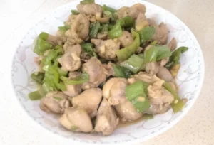 Stir-fried Diced Chicken with Green Peppers