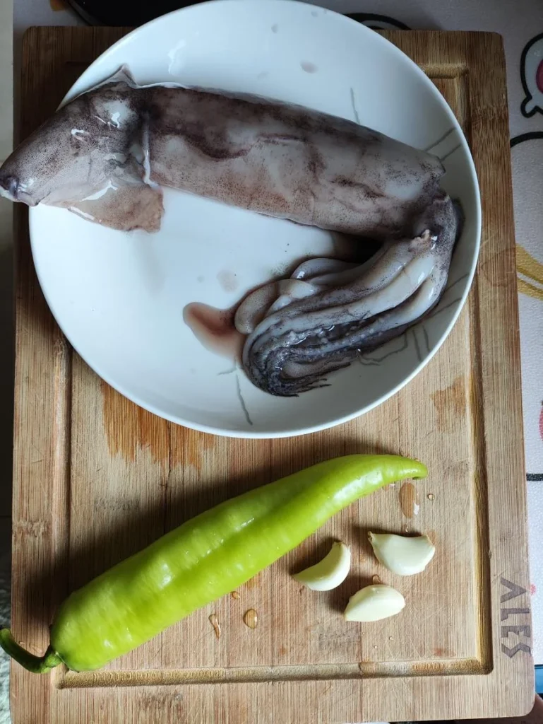 Stir-fried Squid with Gochujang Sauce