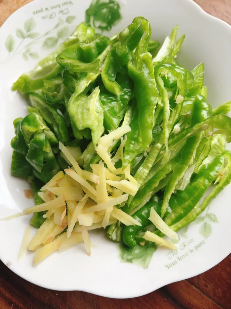 Stir-fried Pork with Chili Peppers
