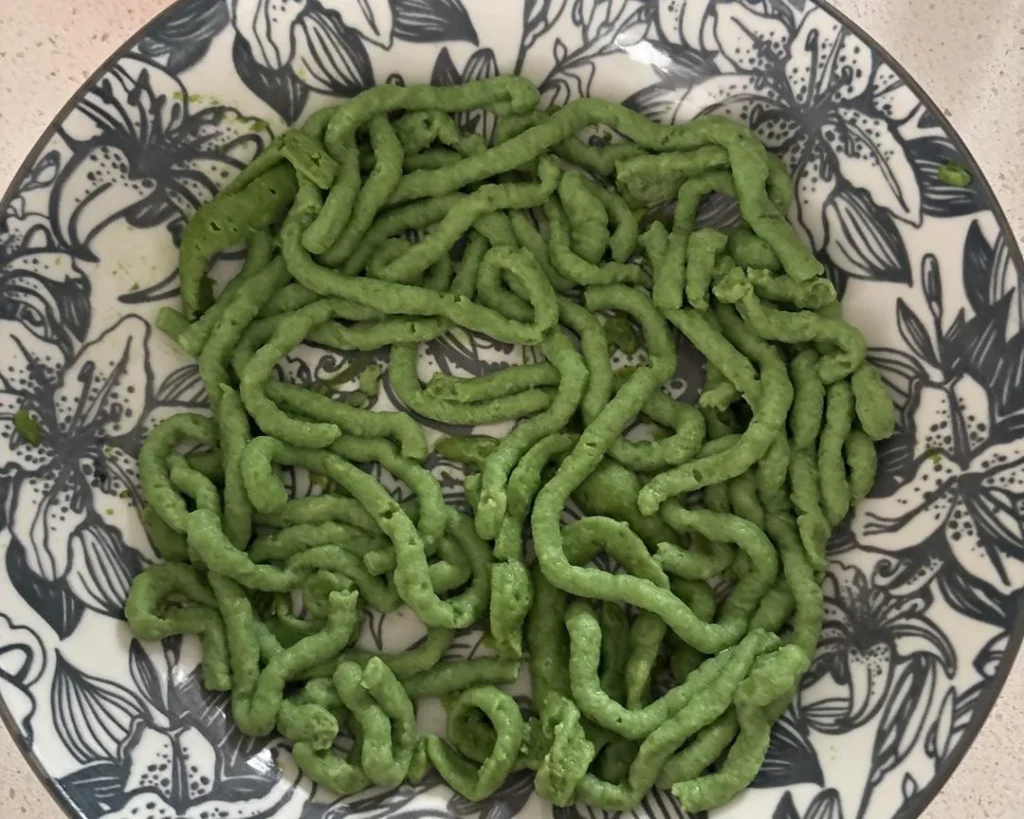 Spinach Chicken Squeeze Noodles
