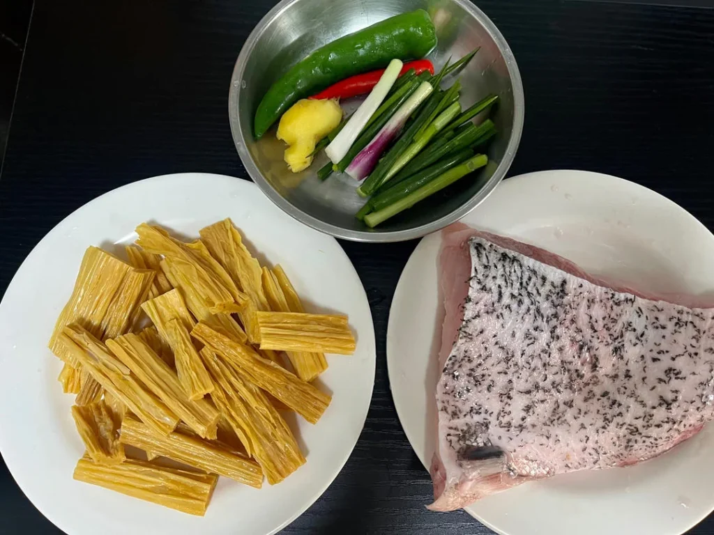 Braised Fish Belly with Fried Tofu Sticks