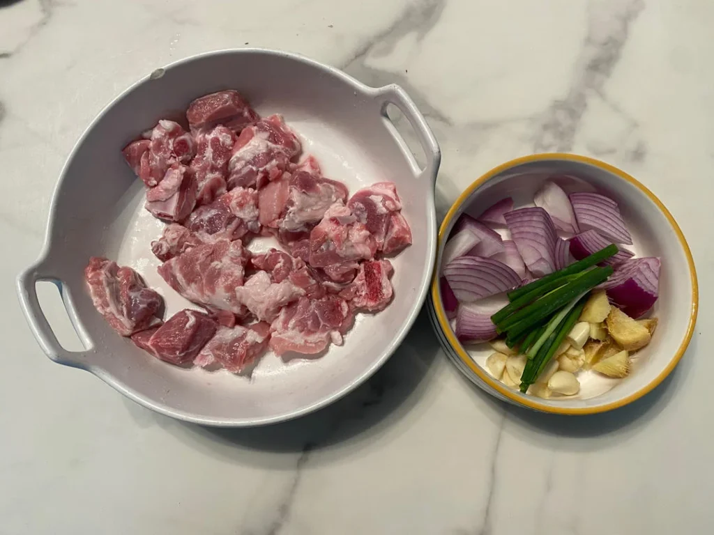 Sizzling Clay Pot Pork Ribs (Classic Cantonese)