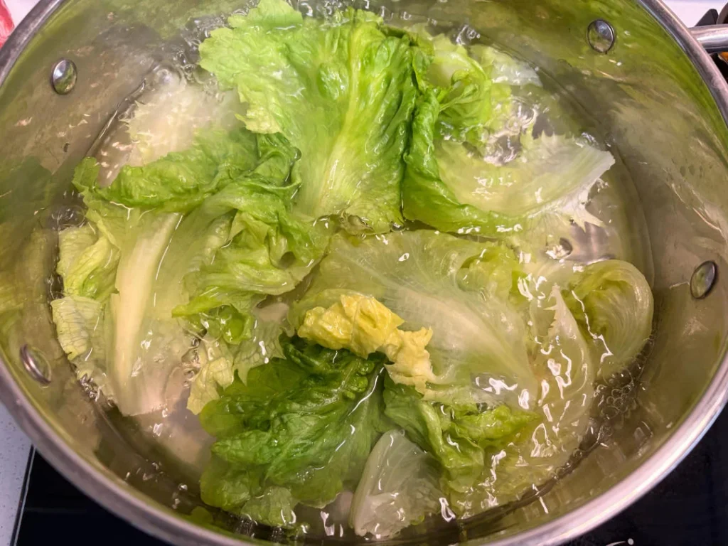 Quick Oyster Sauce Lettuce