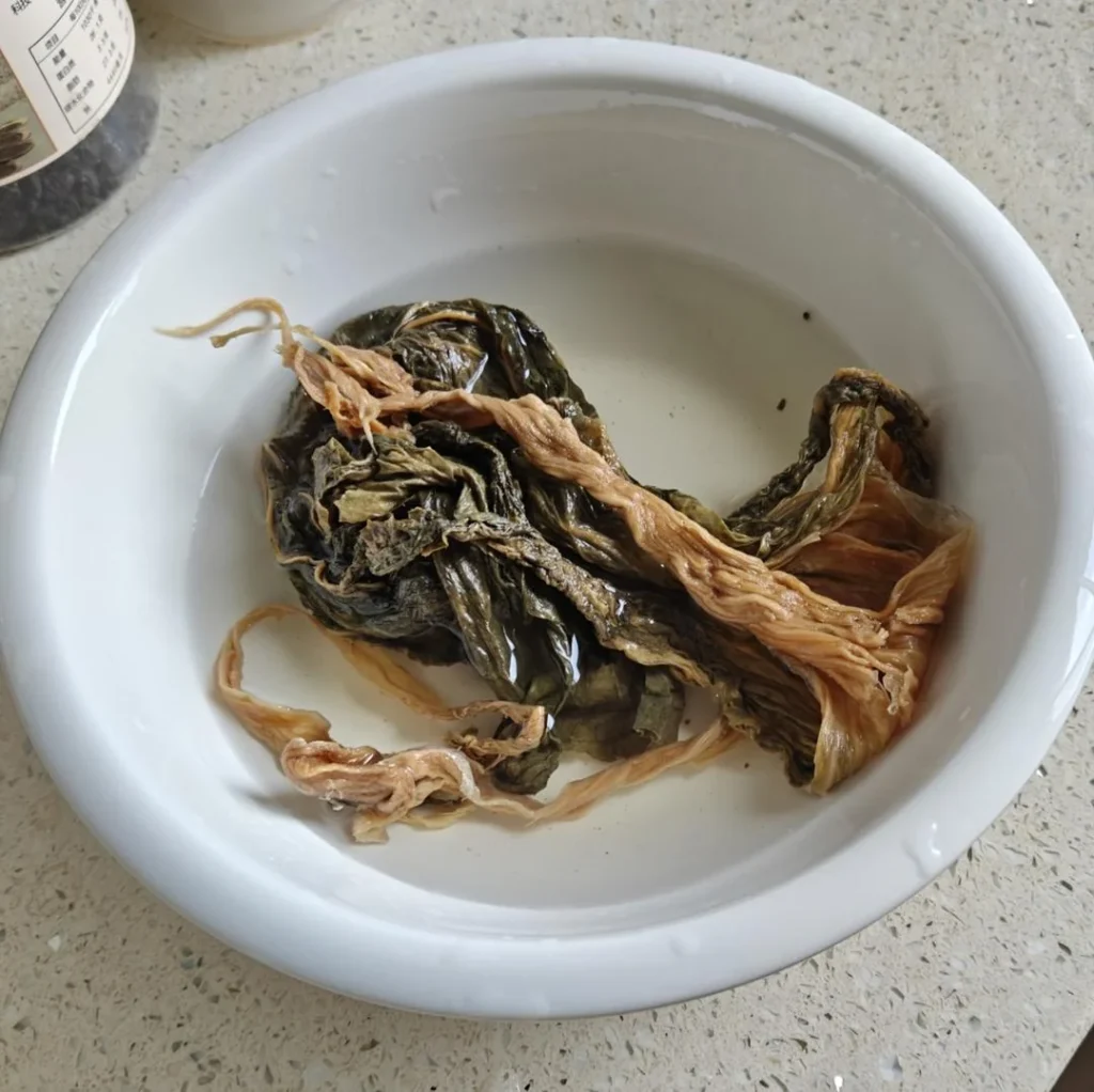Swamp Eel and Pickled Mustard Greens Soup