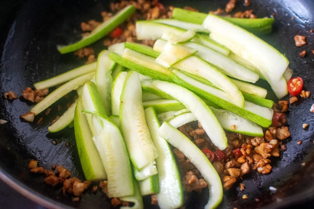 Stir-Fried Zucchini with Egg and Minced Pork