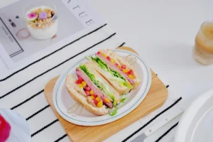 Low-Fat Quick Breakfast | Homemade Little Red Riding Hood Sandwich