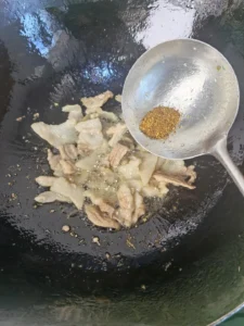 Stir-fried Hazelnut Mushrooms with Napa Cabbage – A Northeast Chinese Home Classic