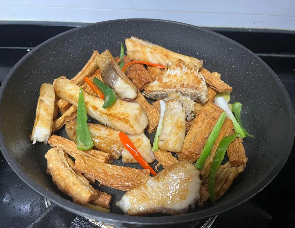 Braised Fish Belly with Fried Tofu Sticks