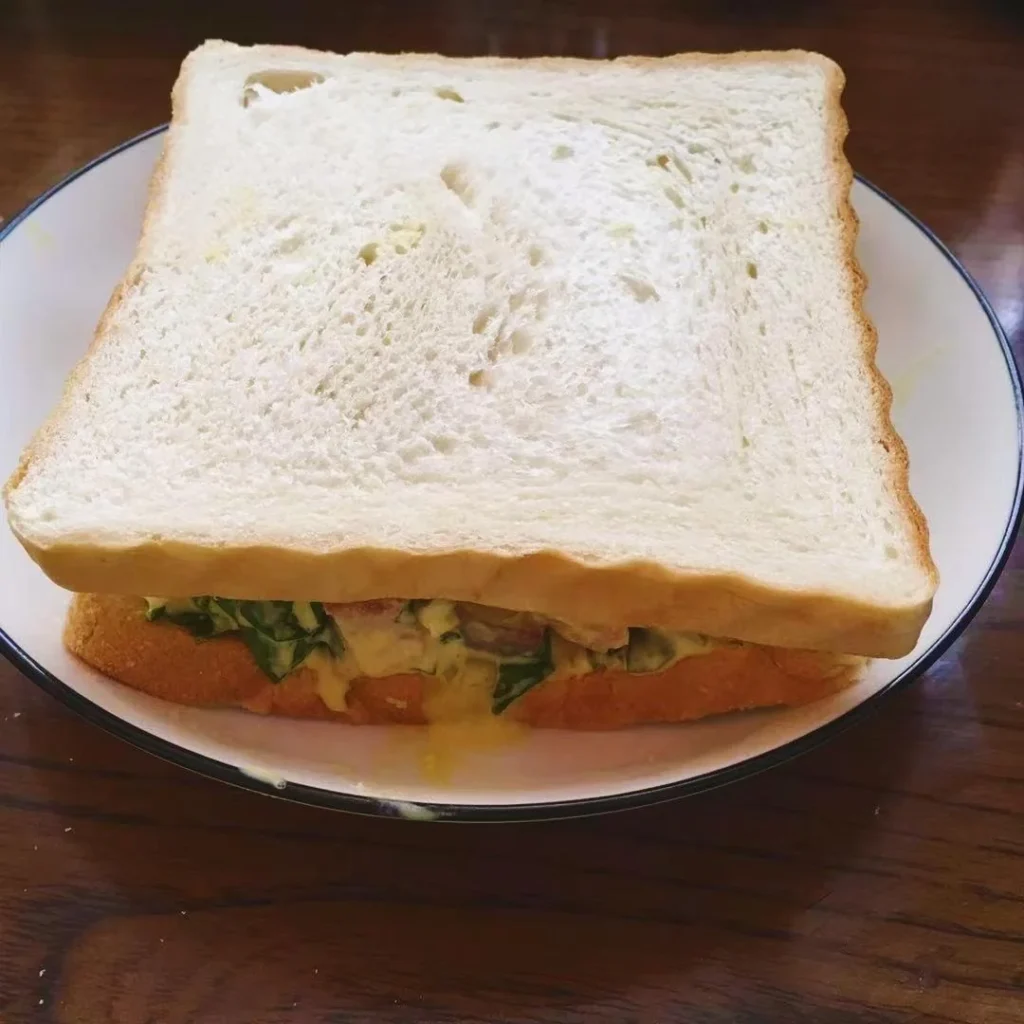 5-Minute Breakfast Sandwich! 🥪 Pickled Cucumber, Tomato & Red Sausage Sandwich