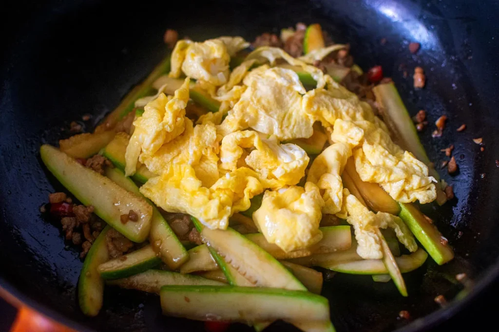 Stir-Fried Zucchini with Egg and Minced Pork