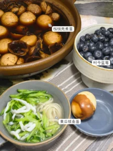 Breakfast Journal 1: Chicken, Fish, Meat, Eggs, Vegetables & Grains — A Little Bit of Everything
