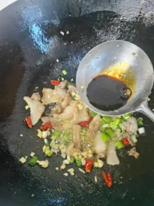 Stir-fried Hazelnut Mushrooms with Napa Cabbage – A Northeast Chinese Home Classic