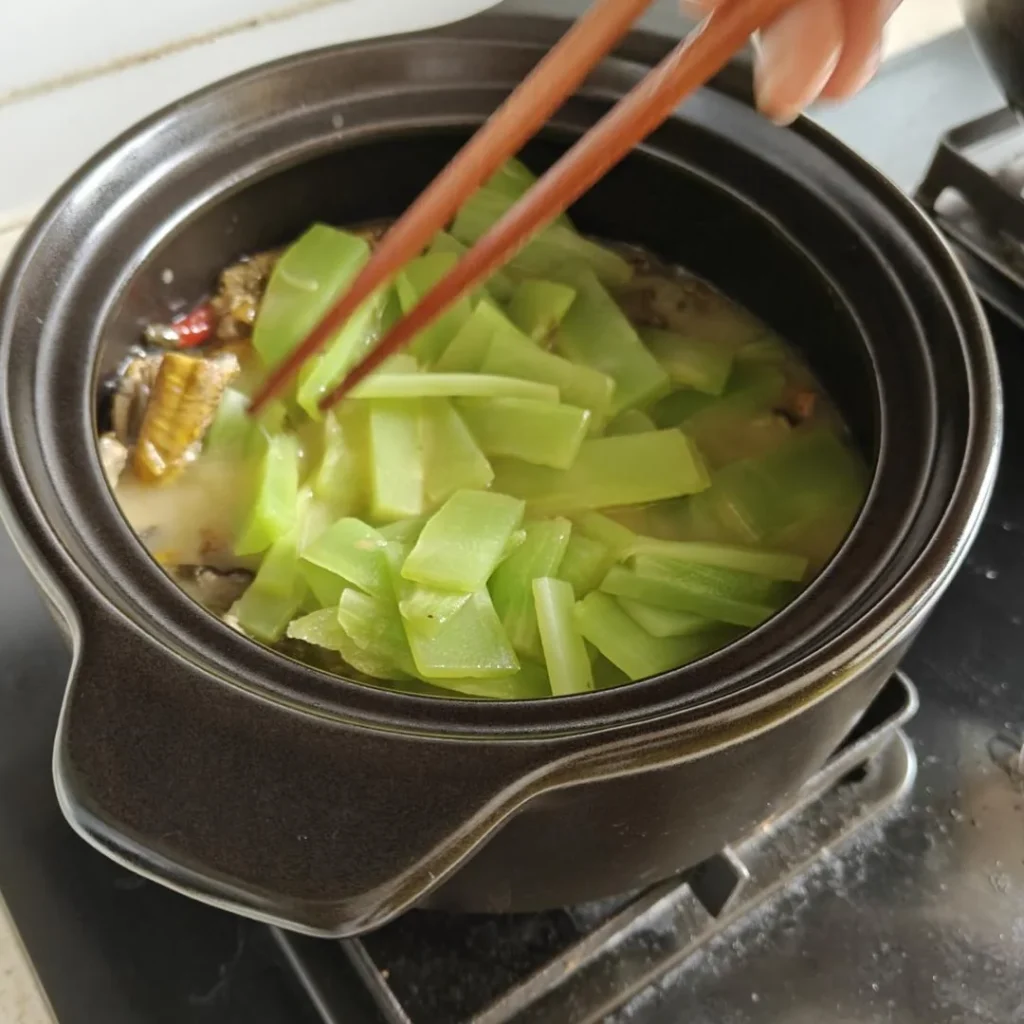 Swamp Eel and Pickled Mustard Greens Soup