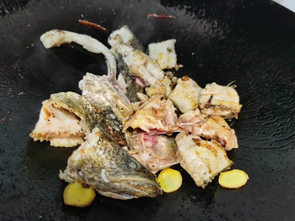 Stir-fried Snakehead Fish Fillets