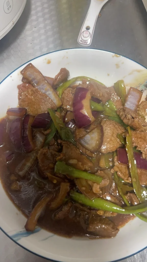 Stir-fried Beef with Onions
