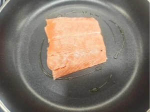 Pan-seared Salmon Salad with Orange Vinaigrette