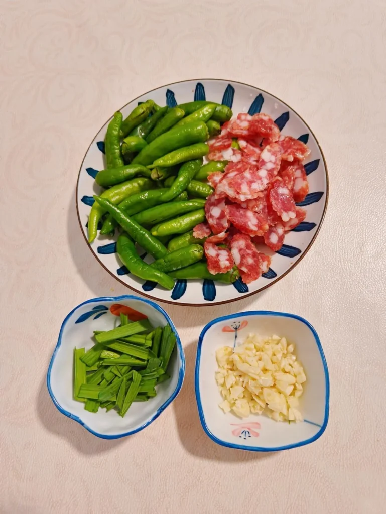 Stir-fried Chinese Sausage with Zhangshugang Peppers and Black Bean Sauce