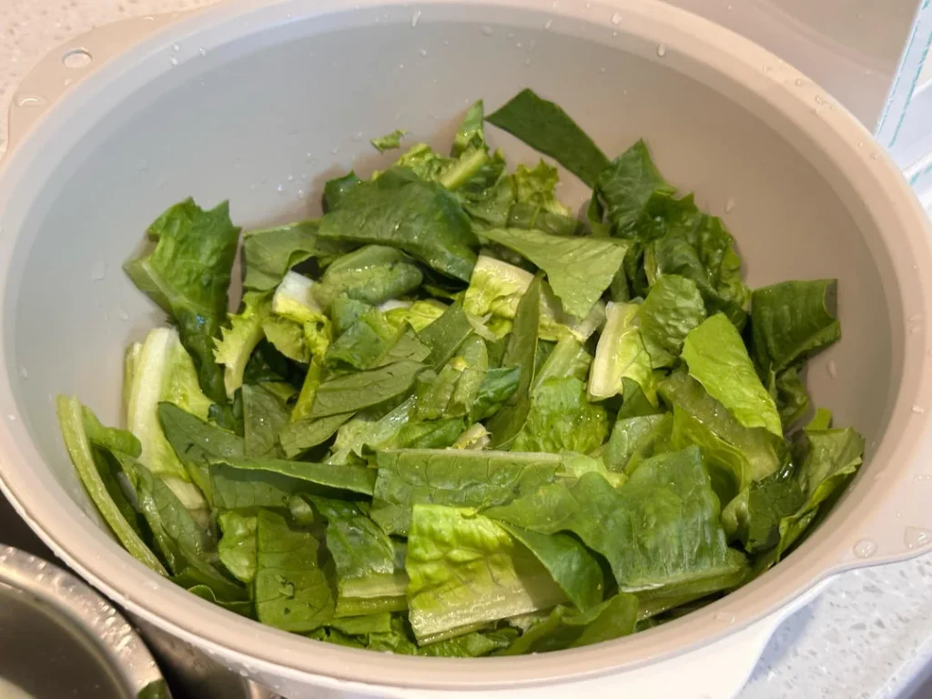 Garlic Romaine Lettuce Stir-fry (Quick & Easy)