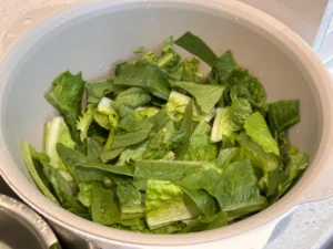 Garlic Romaine Lettuce Stir-fry (Quick & Easy)