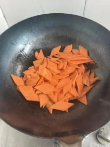Stir-fried Beef with Carrots