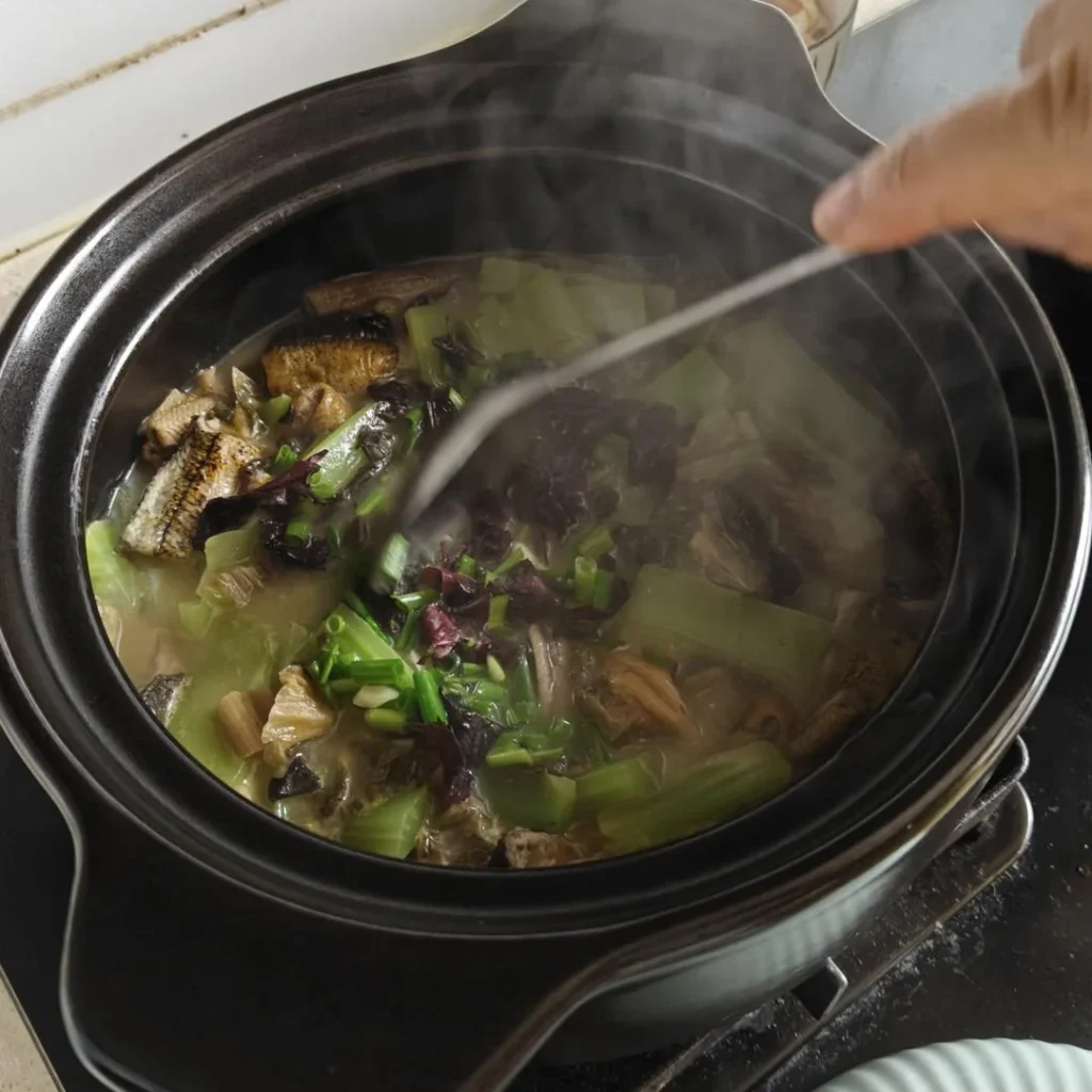 Swamp Eel and Pickled Mustard Greens Soup
