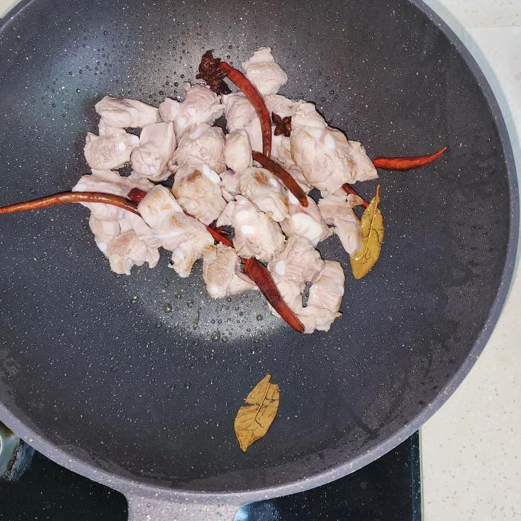 Steamed Silkworm Pupae, Eel, Abalone, and Pork Ribs