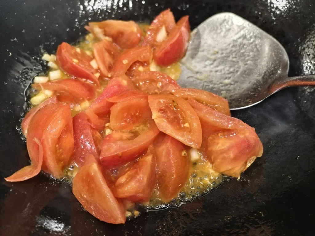 Tomato-Braised Triangular Tofu