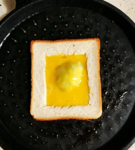 Super Easy Breakfast Toast Cups