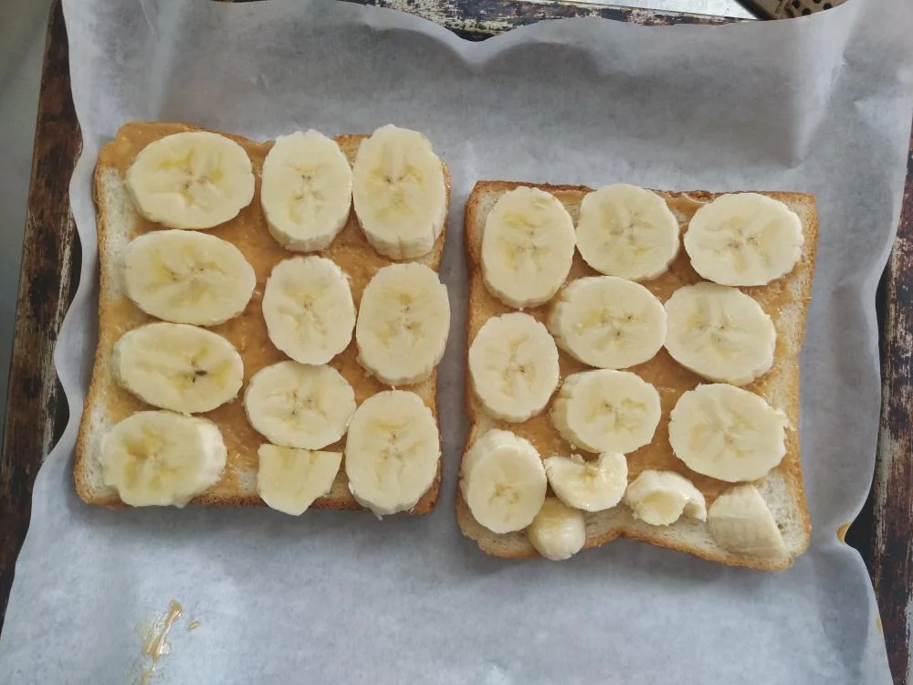Peanut Butter Banana Toast – Quick Lazy Breakfast