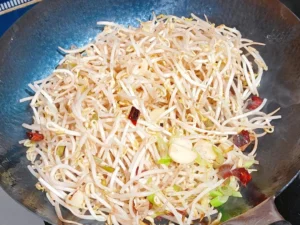 Crispy Stir-Fried Mung Bean Sprouts