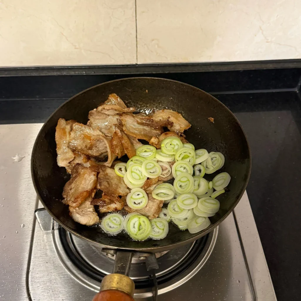Scallion-Braised Pork Belly Slices