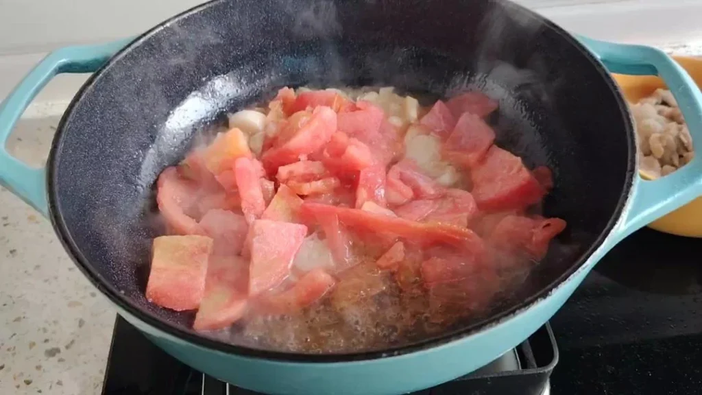 Tomato Velvety Pork Soup