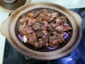 Sizzling Clay Pot Pork Ribs (Classic Cantonese)