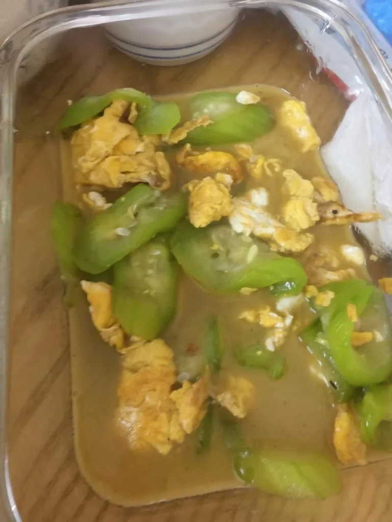Quick Stir-fried Loofah with Egg