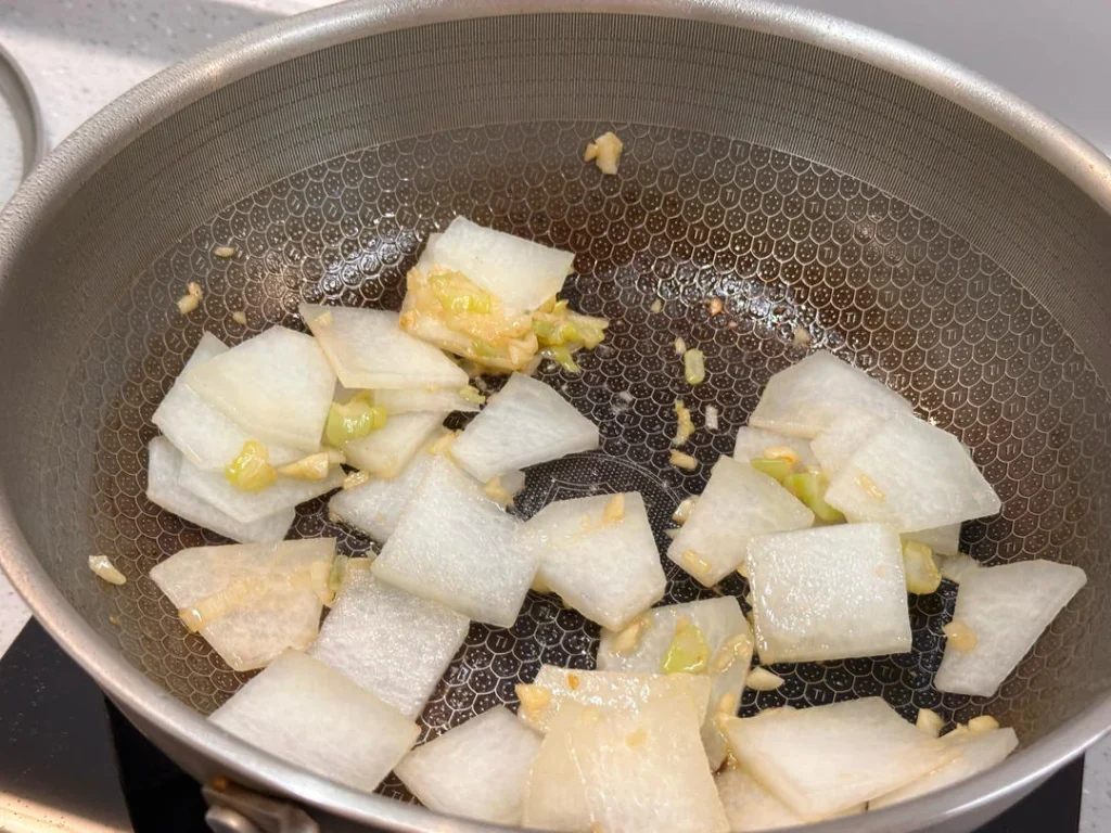 Garlic Stir-fried Winter Melon (Quick Dish)