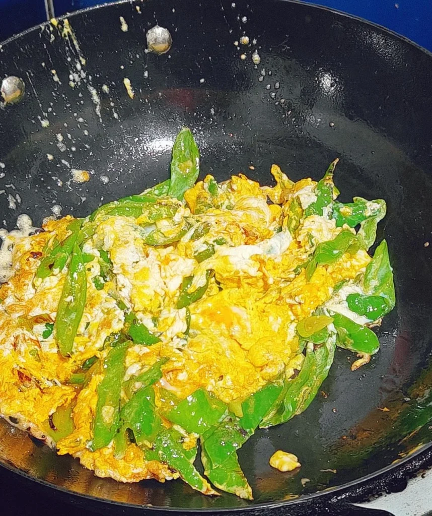 Foolproof Stir-fried Eggs with Green Peppers