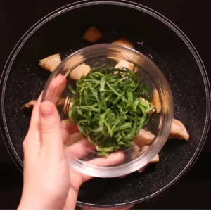 Stir-fried Chicken with Leafy Greens
