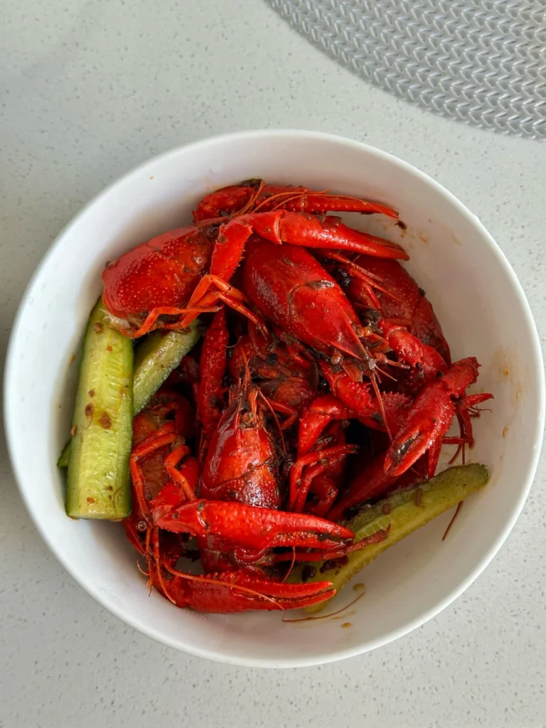 Oil-Braised Crayfish with Ramen (Quick Recipe)