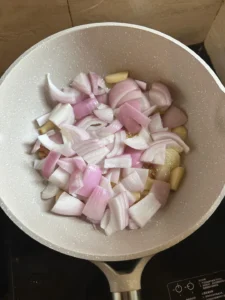 Stir-fried Squid with Onion Soy Sauce