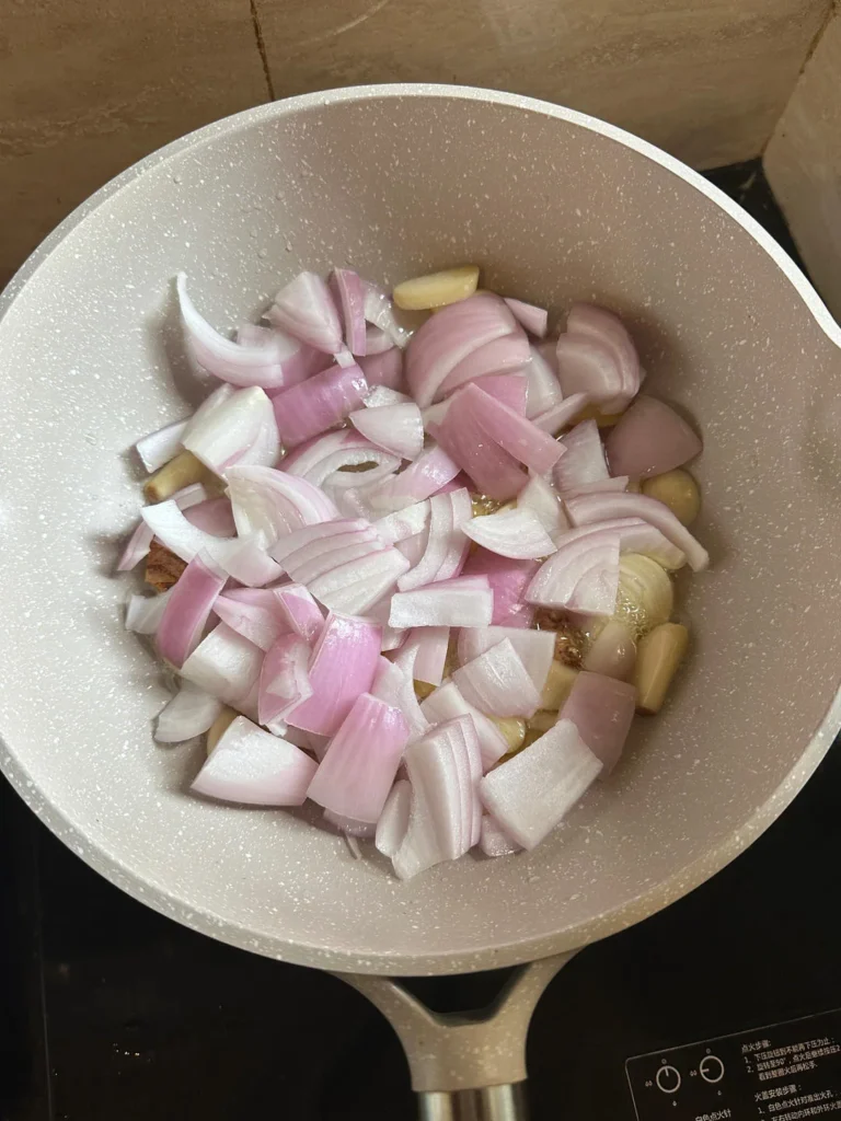 Stir-fried Squid with Onion Soy Sauce