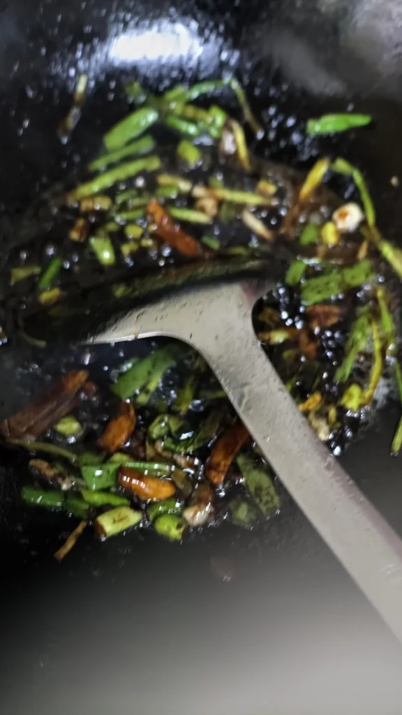 Homestyle Crayfish with Thirteen Spices — Mild, Savory & Salty, Perfect for Summer Parties