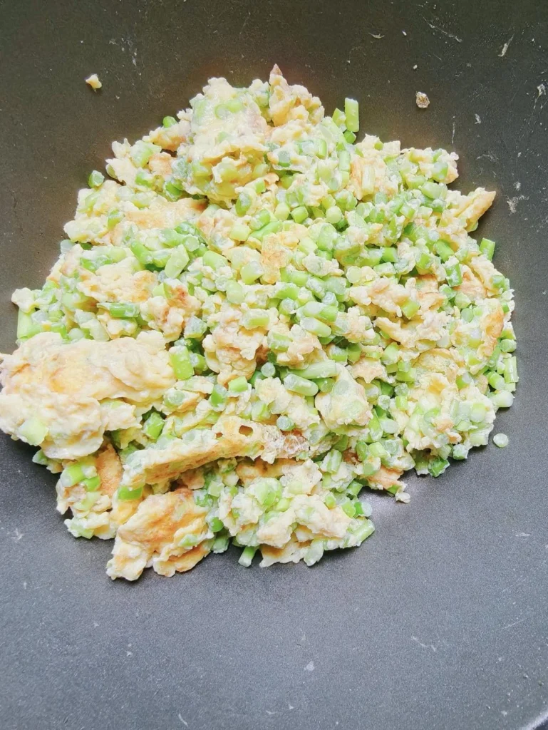 Stir-fried Eggs with Garlic Chives — Quick & Flavorful Home Cooking