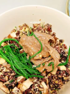Stir-fried Beef with Sand Chives