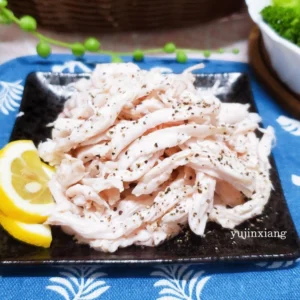 1-Minute Poached Chicken Breast (Tender, Soft & Effortless)