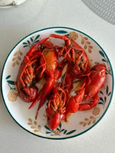 Oil-Braised Crayfish with Ramen (Quick Recipe)