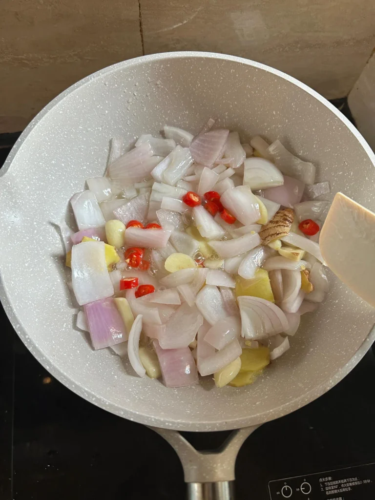 Stir-fried Squid with Onion Soy Sauce