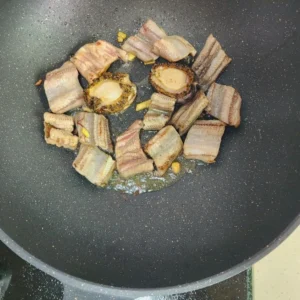 Steamed Silkworm Pupae, Eel, Abalone, and Pork Ribs